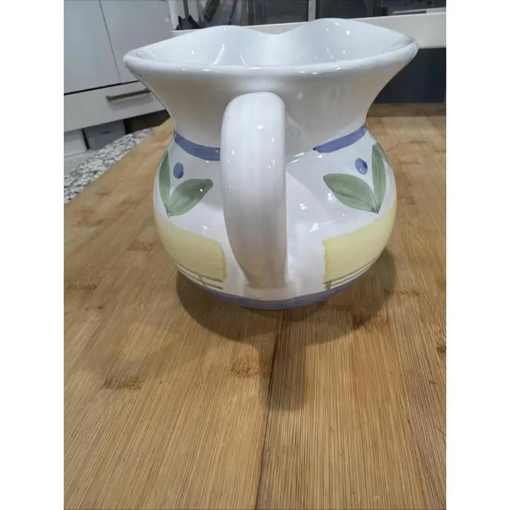 VTG Williams Sonoma Marisol 32 Oz Pitcher 5 3/4” Tall *